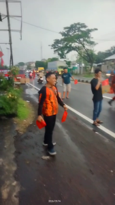 Pac Purwosari sedang melaksanakan bagi takjil