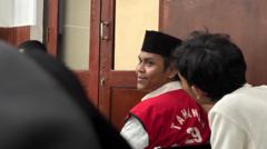 Kisah pilu demonstran di Surabaya yang ditangkap lalu tewas di tahanan – 'Nanti kalau kamu bebas, kita bisa sama-sama jualan lagi'