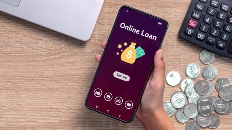 'Lingkaran setan': Pinjaman peer-to-peer, antara manfaat dan mudarat