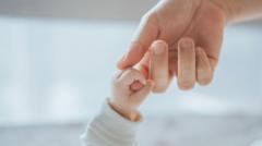 'Rasanya seperti jebakan yang tak bisa dihindari' – Pengakuan para perempuan yang menyesal punya anak