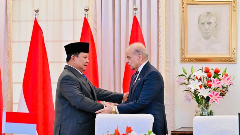 Prabowo dan PM Pakistan Sharif siap sambangi Teheran untuk redam eskalasi Perang Iran
