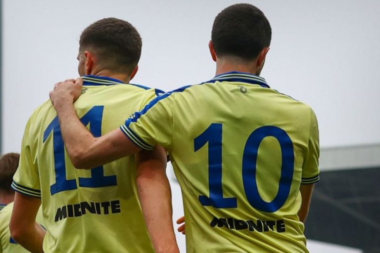 Southampton butuh izin khusus pakai jersi kuning di semifinal Piala FA