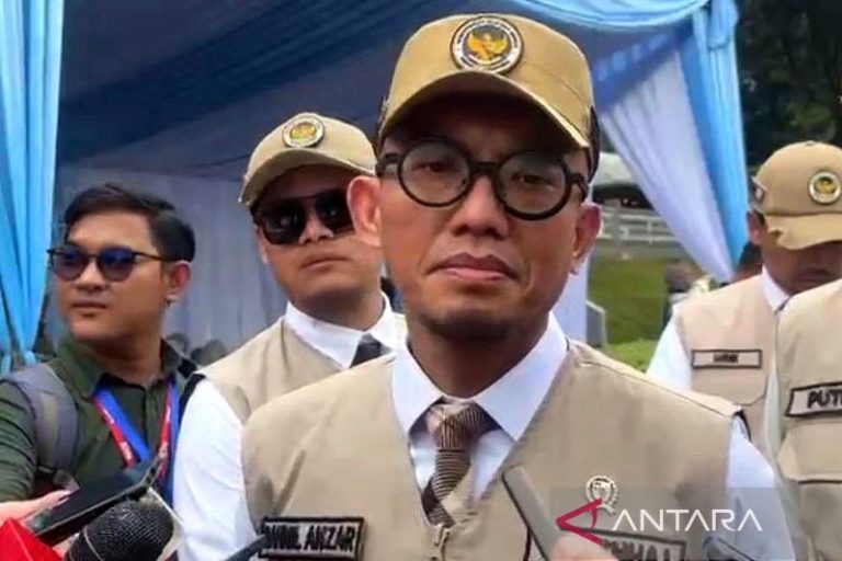 Pemerintah kaji skema haji tanpa antrean