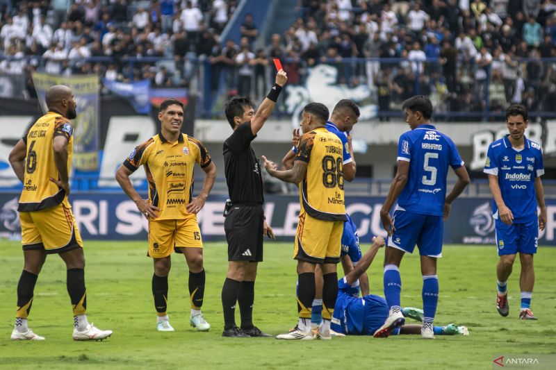 Persija diinstruksikan jamu Persib di Samarinda