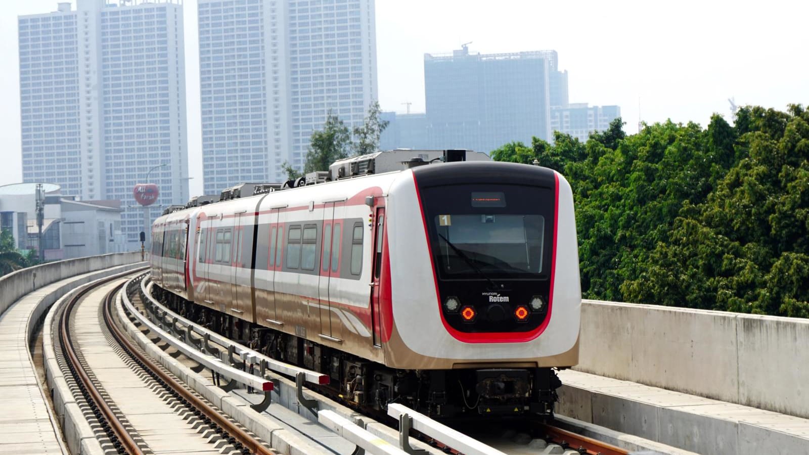 LRT Manggarai–Velodrome dikebut, siap beroperasi Agustus 2026