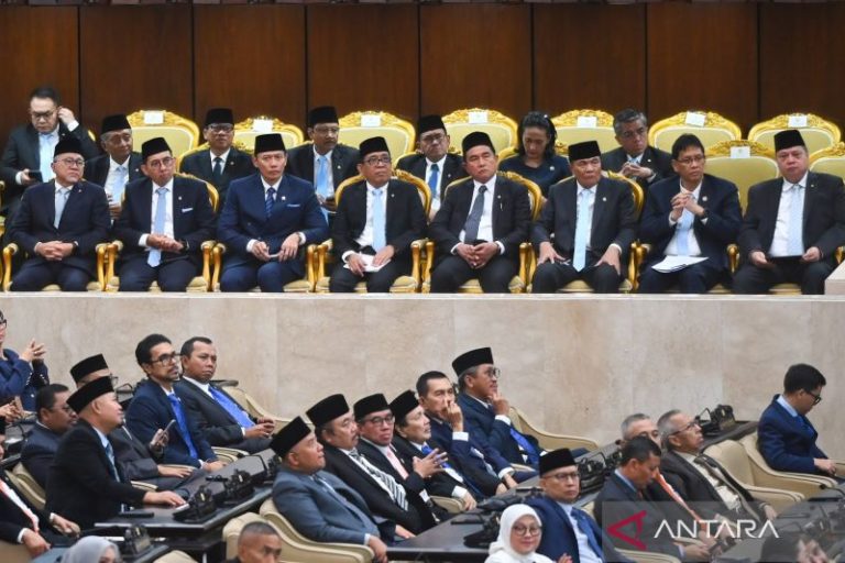 Presiden perintahkan menteri bersihkan pungli dan korupsi di birokrasi