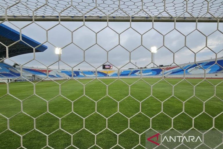 Arema FC pertahankan Adi Satryo dan Gianluca untuk musim 2026/2027