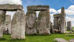 Versi lebih sederhana dan lebih tua dari Stonehenge ditemukan 5 km dari situs terkenal tersebut