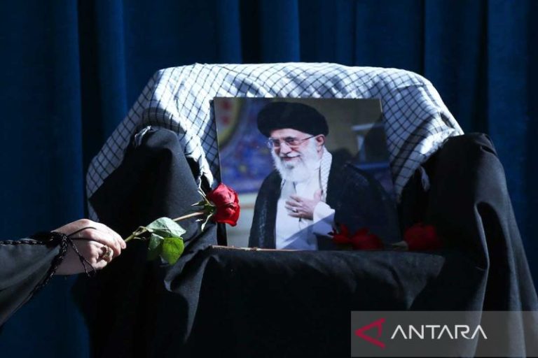 Iran siapkan prosesi besar-besaran untuk pemakaman Ali Khamenei