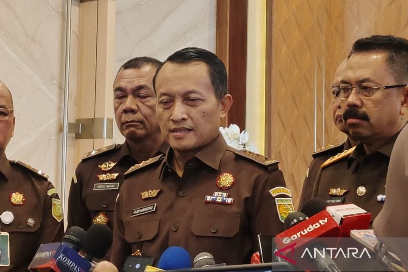 Jamwas sebut Febrie Adriansyah masih terima gaji