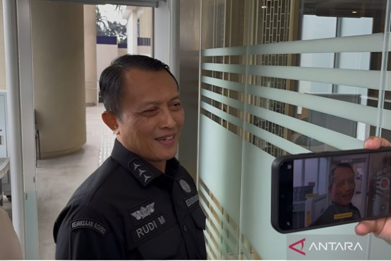 Kejagung periksa Tan Kian dan Ferry Hongkiriwang terkait kasus TPPU