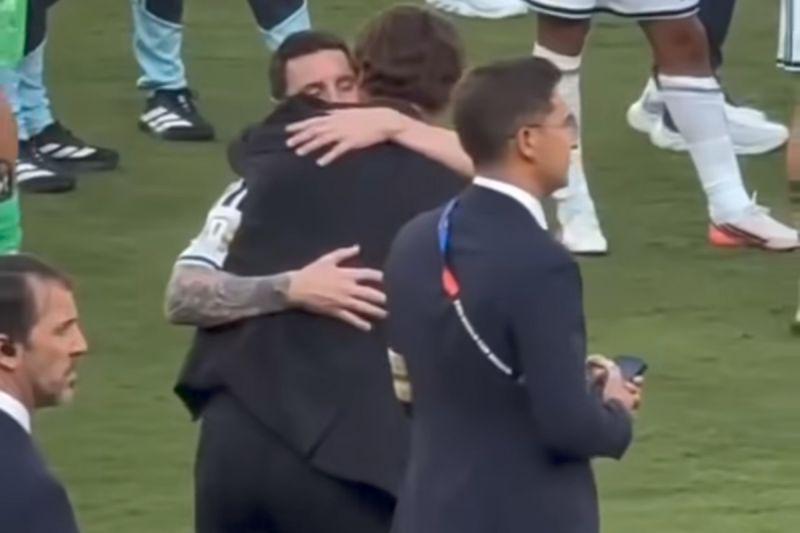 Pelukan Ramos untuk Messi usai final Piala Dunia 2026 jadi sorotan