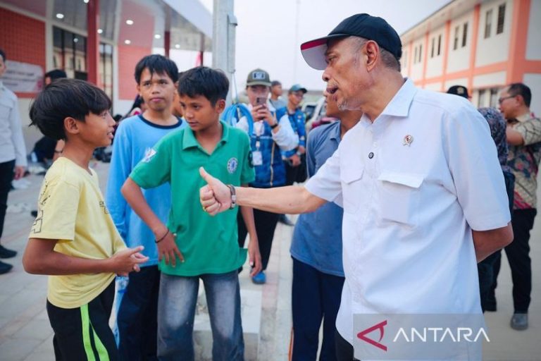Wamensos: Presiden pesan lulusan Sekolah Rakyat kuliah dan kerja layak