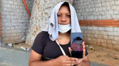 Warga Venezuela geram, tuding pemerintah lambat tangani dampak gempa – 'Kami mengais puing dengan tangan kosong'