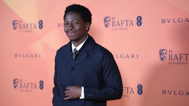 Mengenal David Jonsson, aktor baru Black Panther sang penjaga Wakanda