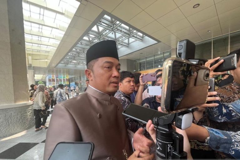 Mensesneg bantah Haji Isam jadi koordinator penanganan karhutla