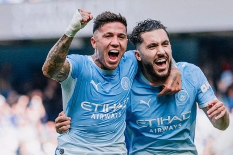 Manchester City puncaki klasemen, Brighton peringkat ketiga